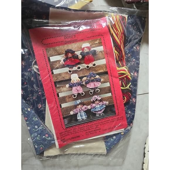 Vtg Lot of 7 Embroidered Cross Stitch Needlecraft Art Crafts Model Crafting Kits - Picture 6 of 8